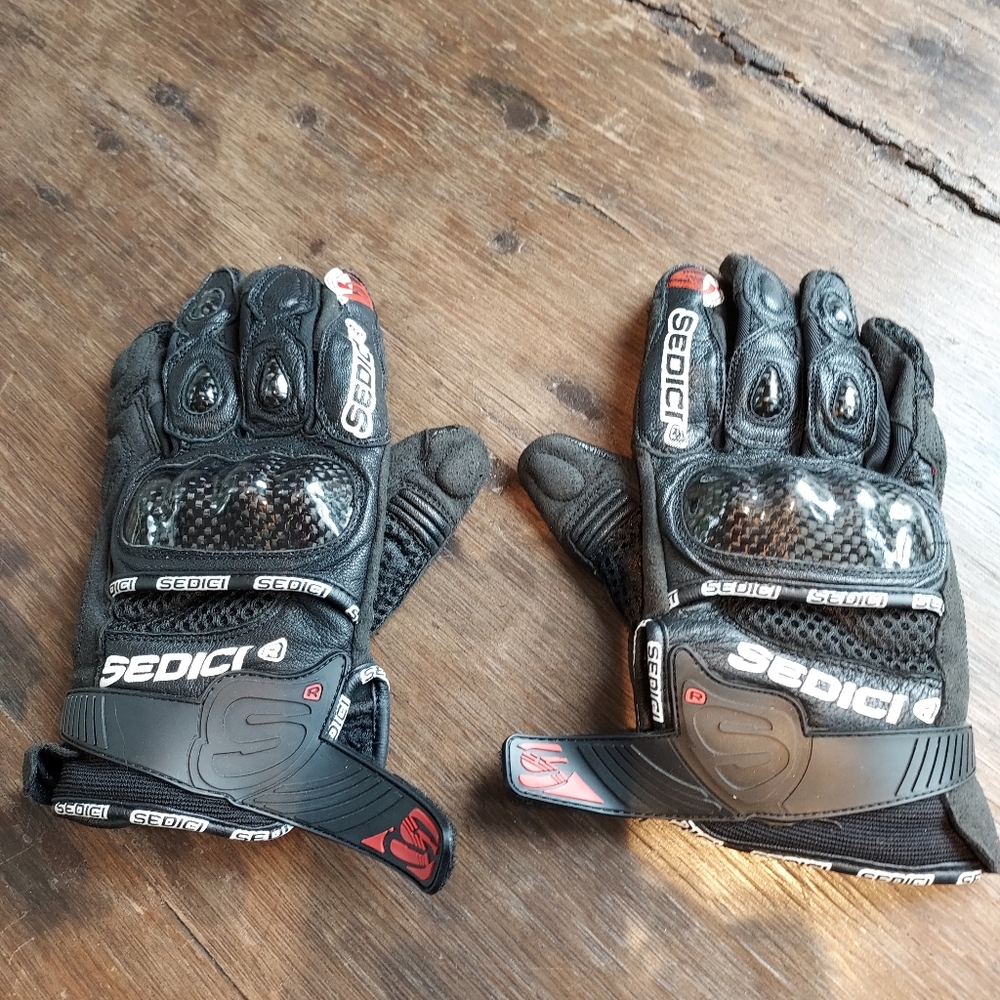Sedici Men's Black Motorcycle Gloves with Carbon Knuckle Protection